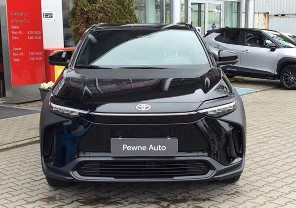 Toyota bZ4X cena 183800 przebieg: 14774, rok produkcji 2022 z Góra Kalwaria małe 211